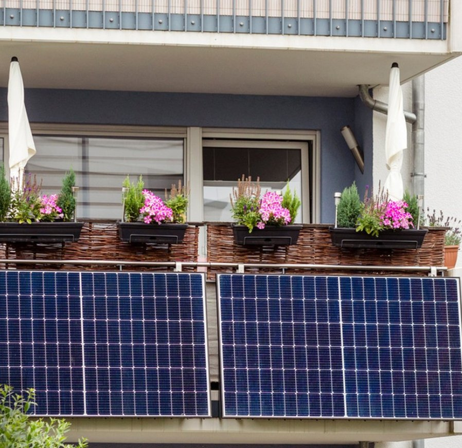 Solar Balcony Mounting System for Efficient Space Utilization